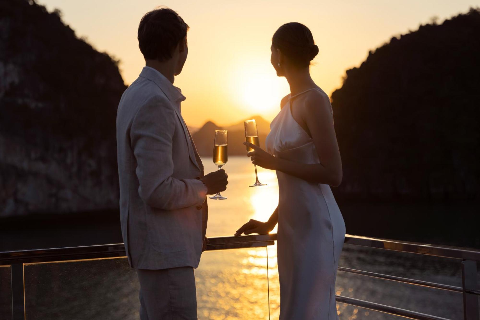 Grand Pioneers Halong Bay Cruise 1 Ha Long Exterior foto